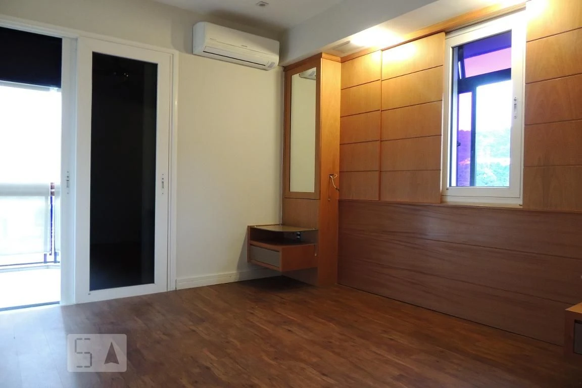 Apartamento de 4 quartos com janelas do piso ao teto — photo 45