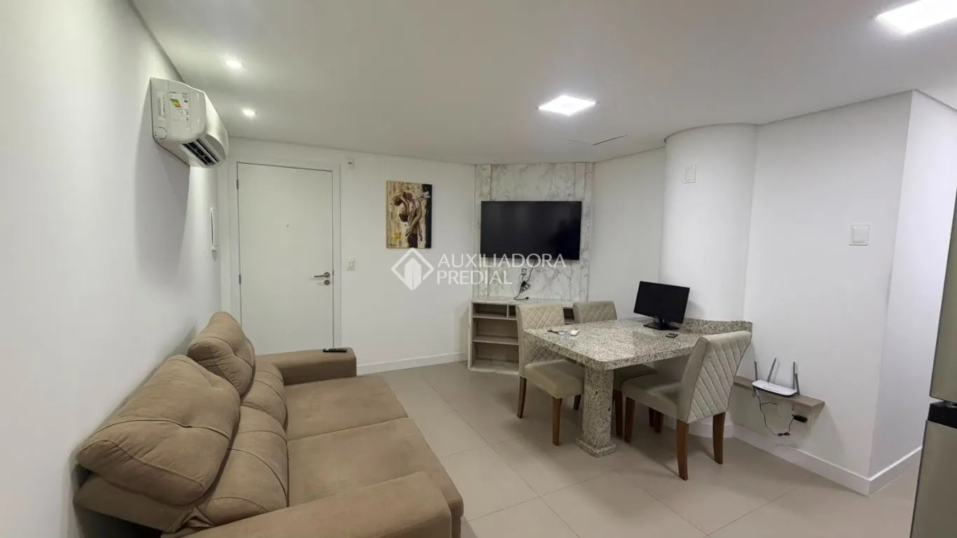 Furnished 1-bedroom apartment with 1 bathroom — photo 10