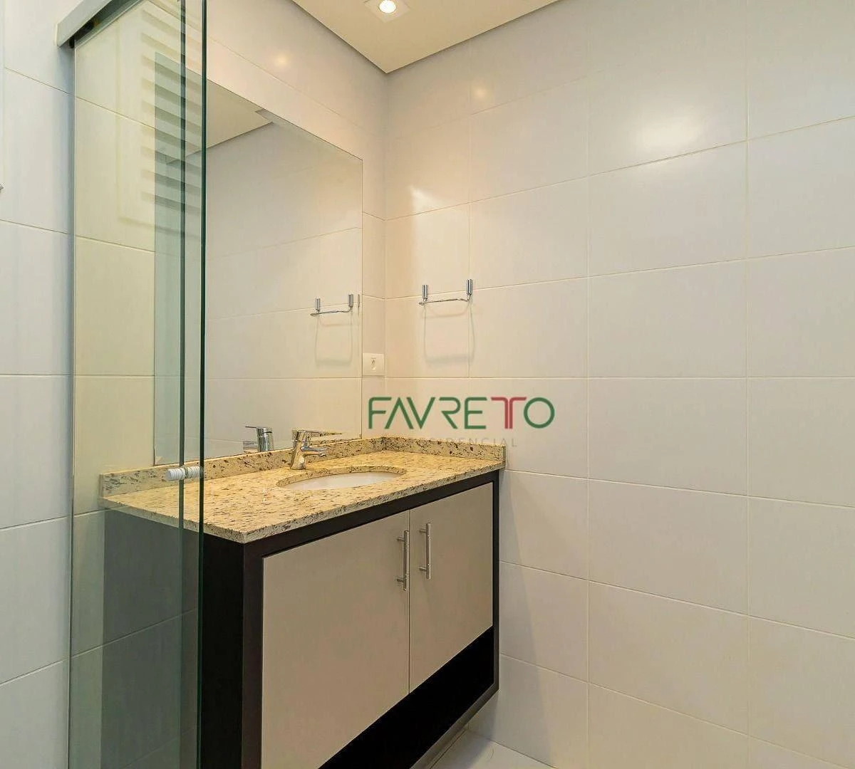 One-bedroom apartment in a building with a pool — photo 36