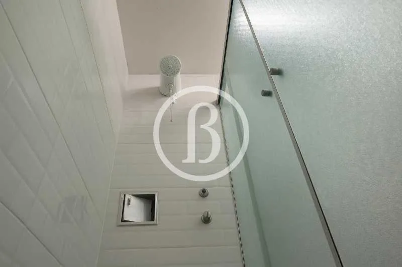 59 m² apartment with a jacuzzi and a water view — photo 3