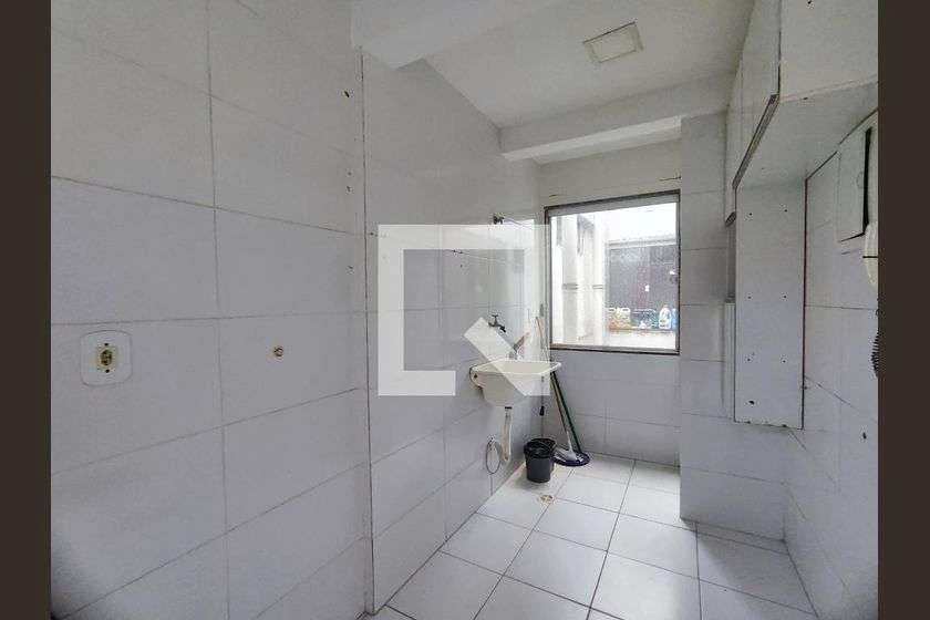 Apartamento de 1 dormitorio con balcón y cocina abierta — photo 21