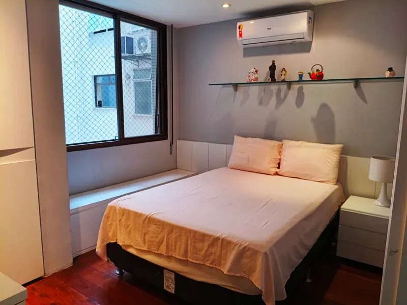 Apartment with 4 bedrooms and a enclosed glass balcony — photo 26