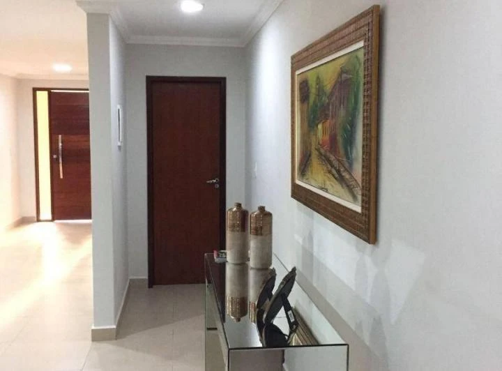 House in a gated community with 3 bedrooms and 240 m² — photo 8
