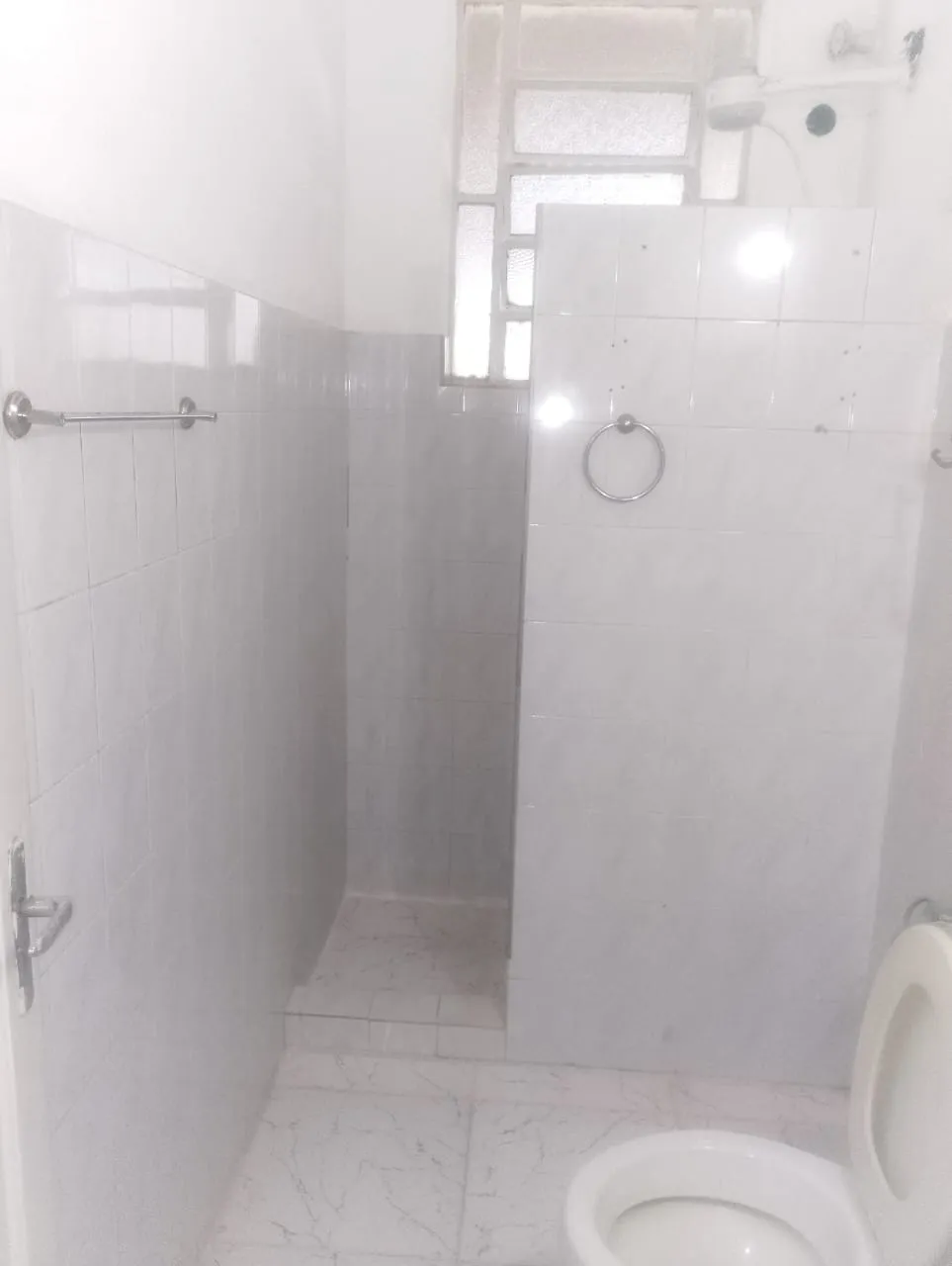 Casa sem mobília com 2 quartos e cozinha separada — photo 4