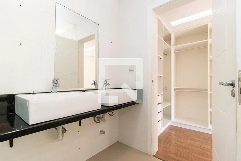 Condo house with 5 bedrooms and 4 en-suite bathrooms — photo 37