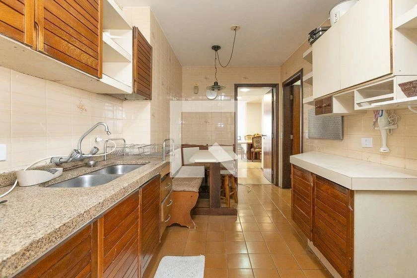 Apartamento de 4 quartos com varanda e 165 m² — photo 44