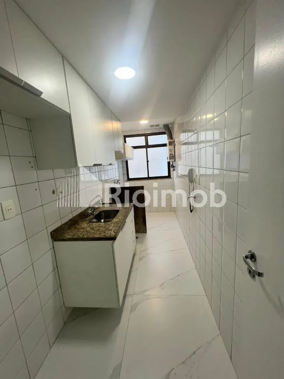 3-bedroom apartment with 2 bathrooms and parking spot — photo 2