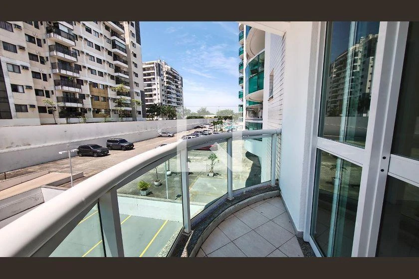 3-bedroom apartment in a building with a gym — photo 4