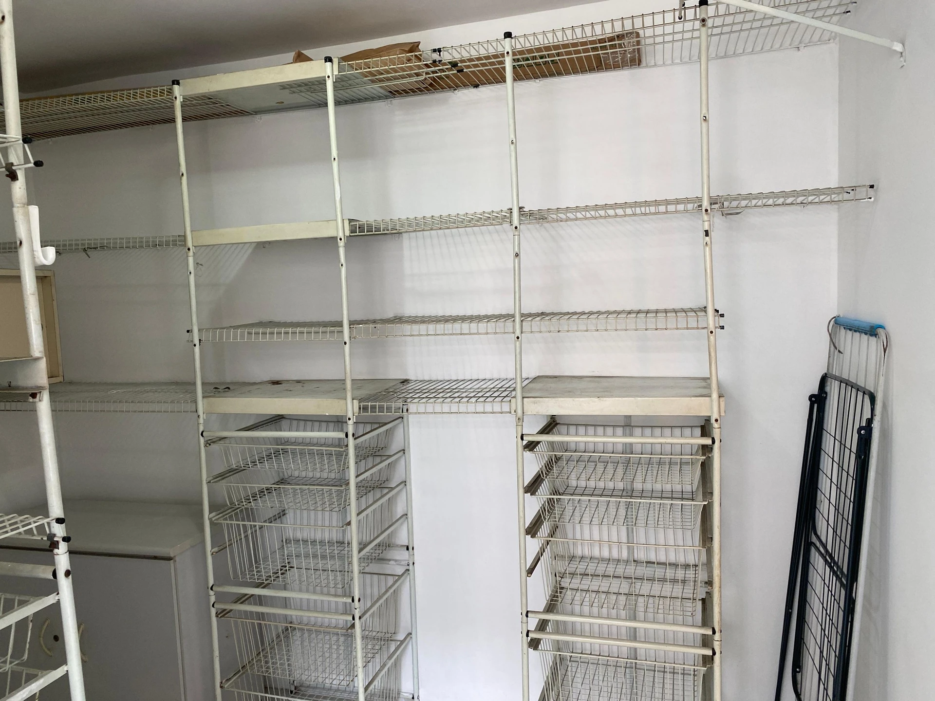 Apartment with 3 bedrooms and built-in wardrobes — photo 28