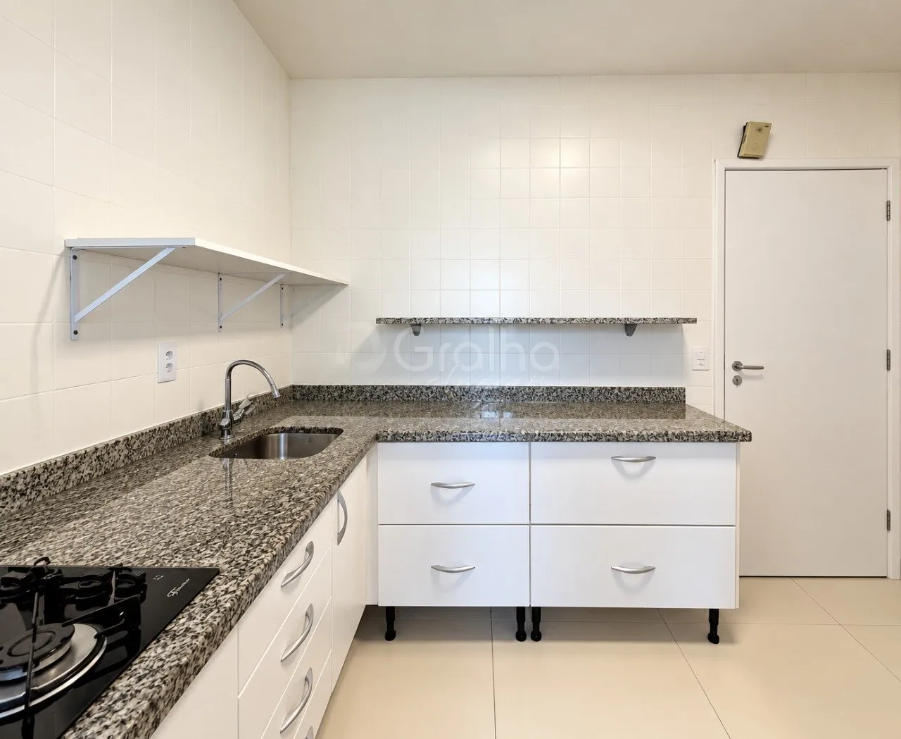 Пральна машина та 2 спальні: квартира 58 м² — photo 2