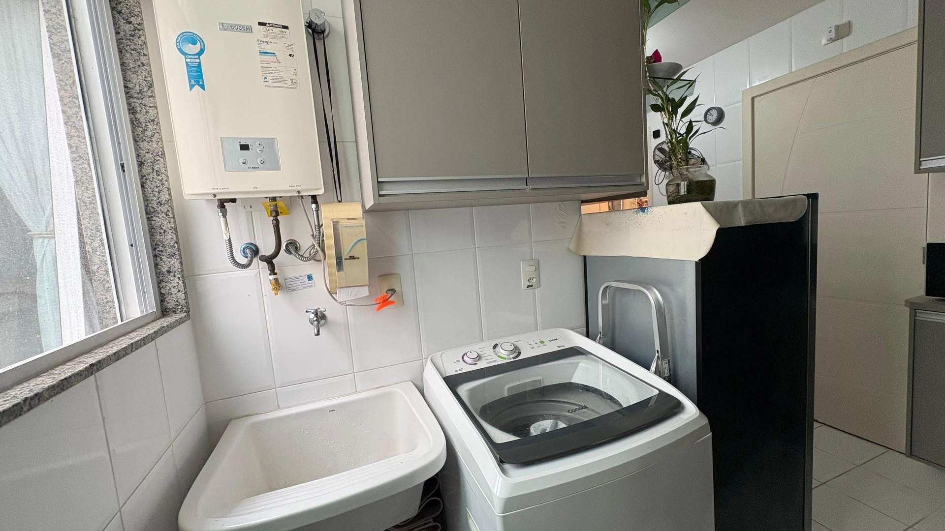 100 m² apartment with a grill on the balcony and a jacuzzi — photo 27