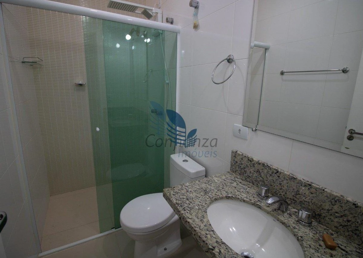 3-bedroom house with a glass-enclosed balcony in Curitiba — photo 5