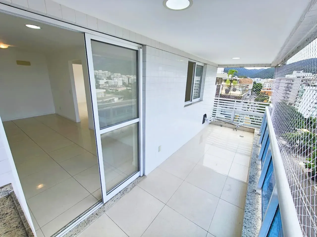2-bedroom apartment with balcony, closed kitchen — photo 23
