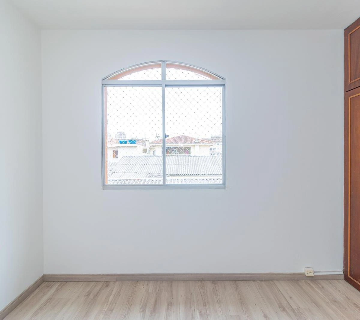 Departamento con piso de madera o laminado en Curitiba — photo 12