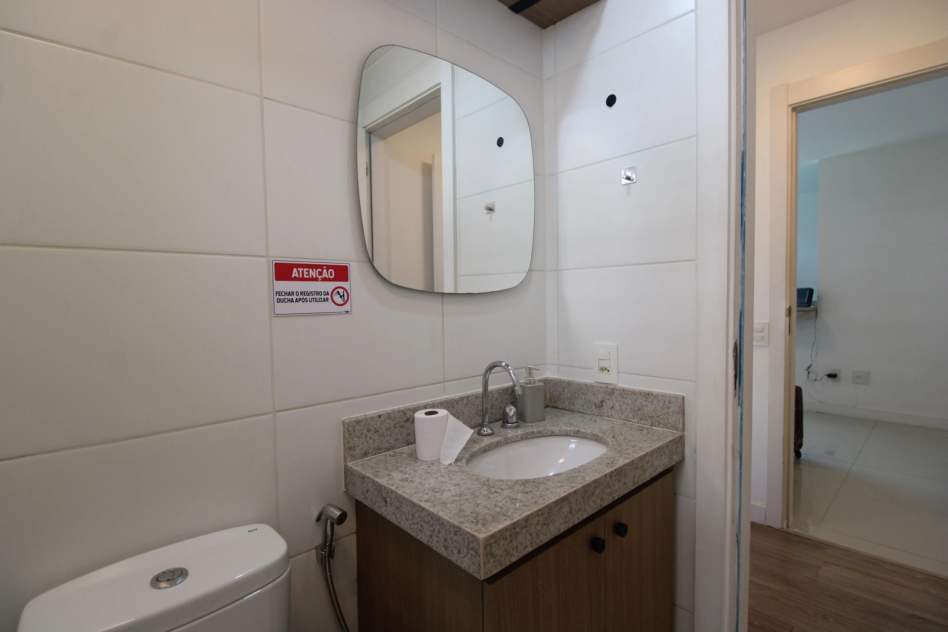 Меблированная квартира с рабочим столом и 2 спальнями — photo 2