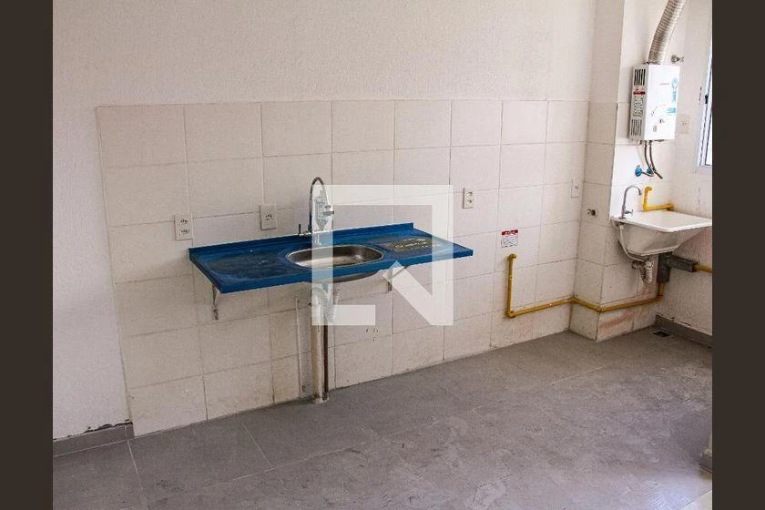 Apartamento para aluguel com 2 quartos e 42 m²