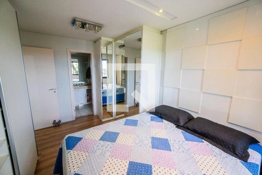 Furnished apartment, 65 m², with a glass-enclosed balcony — photo 7