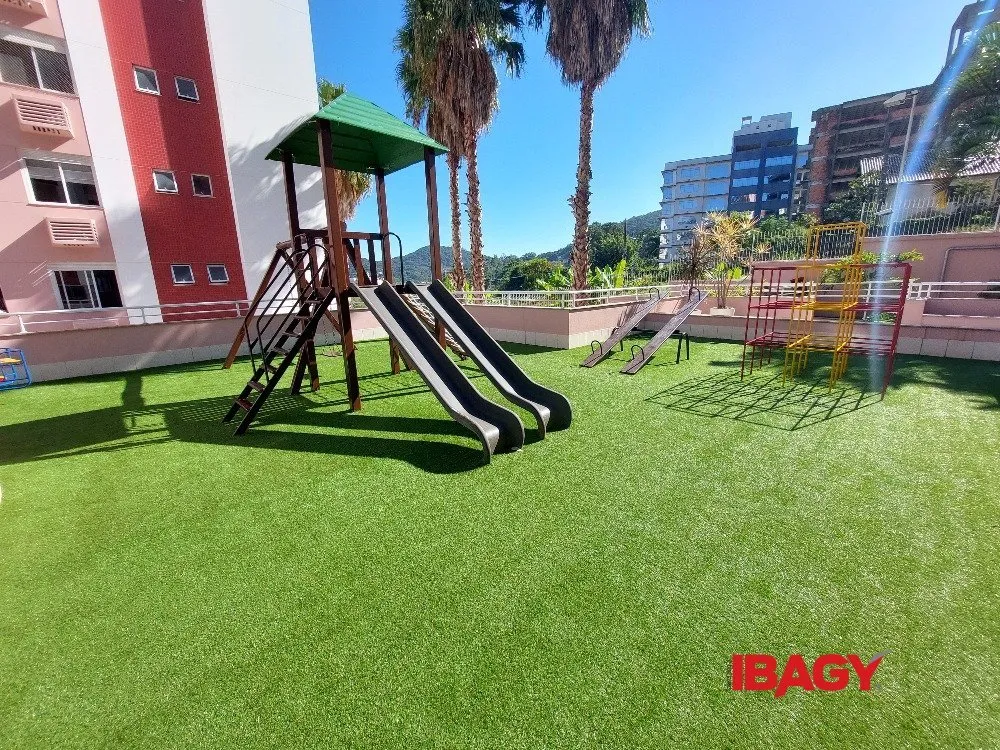 Квартира 124 м² с 2 спальнями и балконом — photo 13