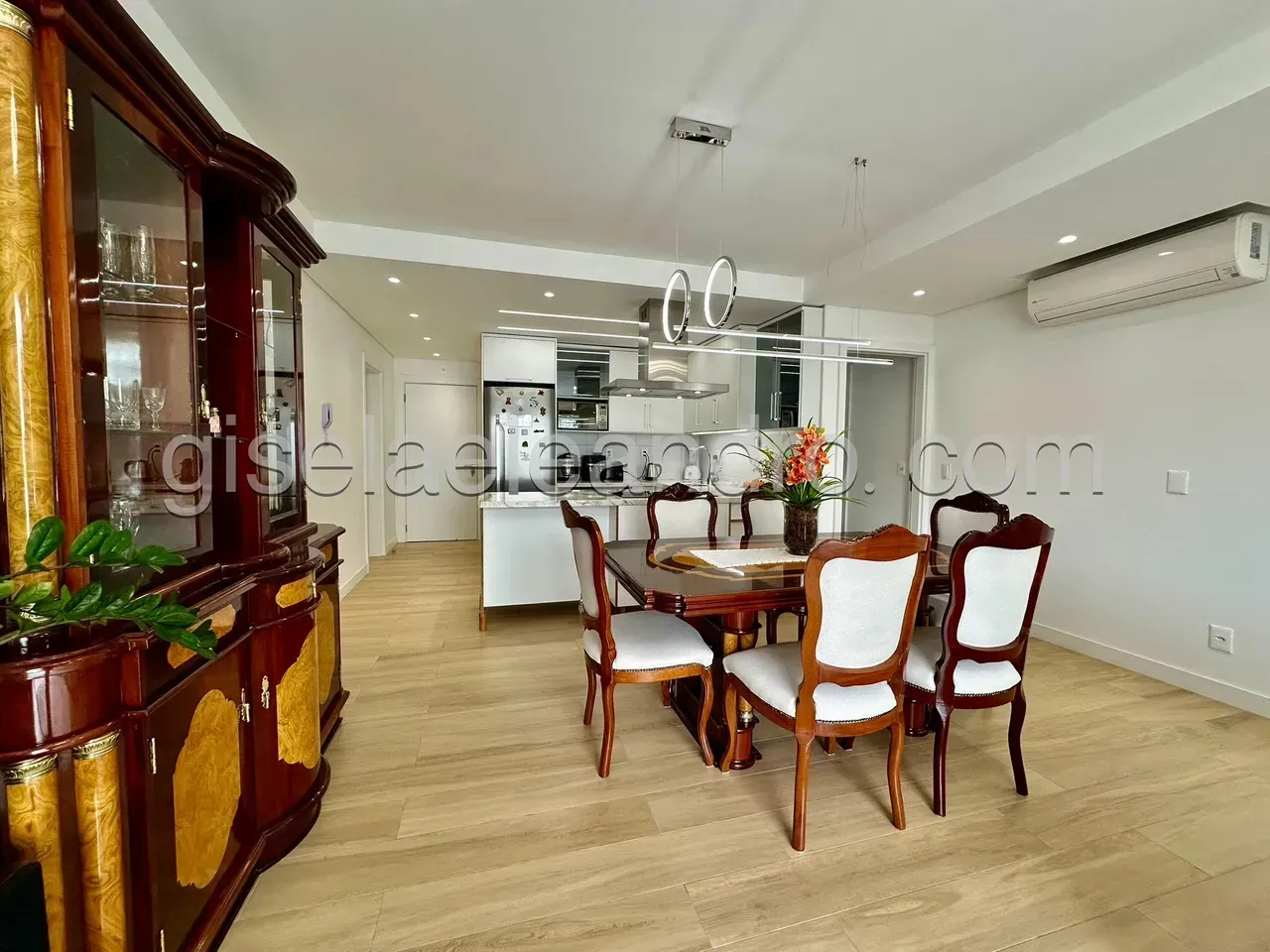 Furnished apartment with 2 bedrooms and 3 bathrooms and 2 parking — photo 17