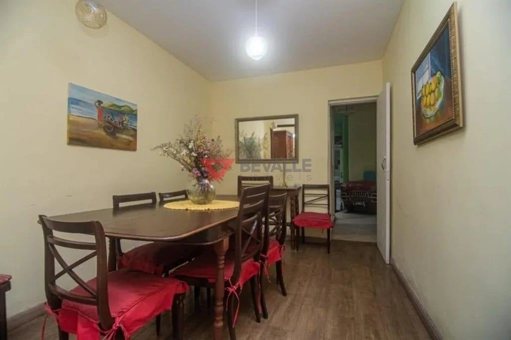 Rental house with 6 bedrooms and 300 m² — photo 12