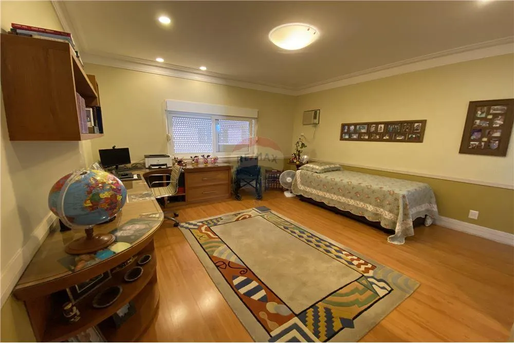 Furnished house with 4 bedrooms and 508 m² — photo 28
