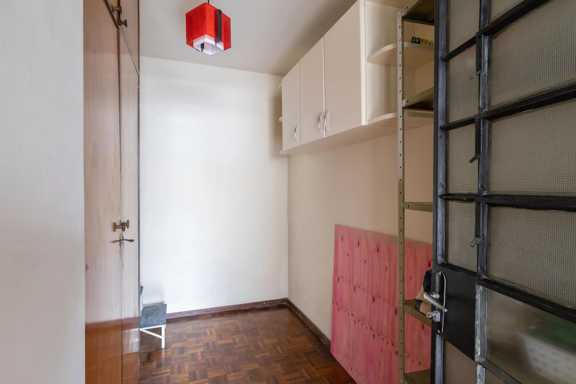 Furnished apartment, 283 m², with a glass-enclosed balcony — photo 63