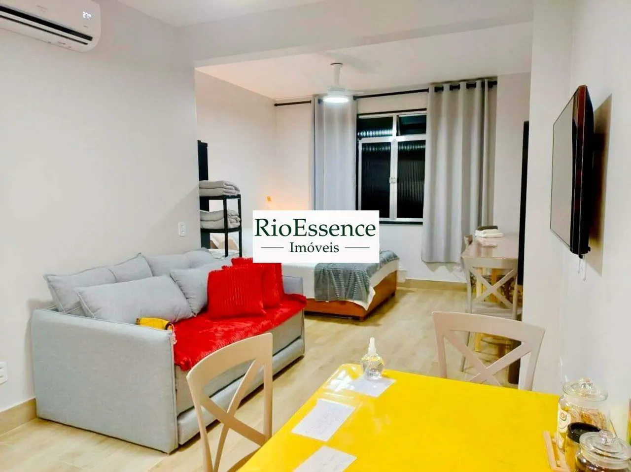 Furnished 1-bedroom apartment with open-plan kitchen — photo 7