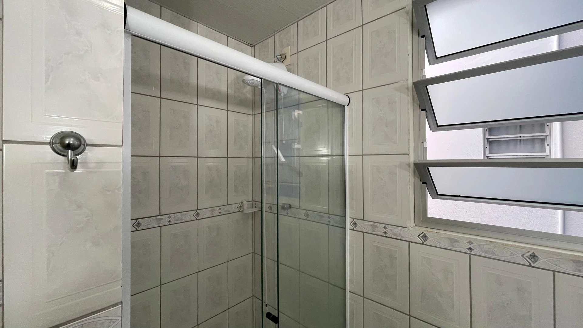 Apartment, 70 m², with wood or laminate floors — photo 3