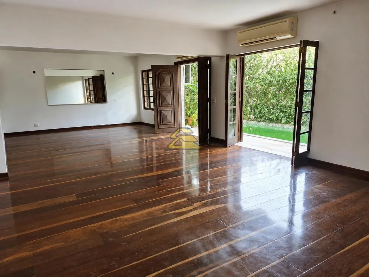 Furnished house with 4 bedrooms and 5 bathrooms — photo 4