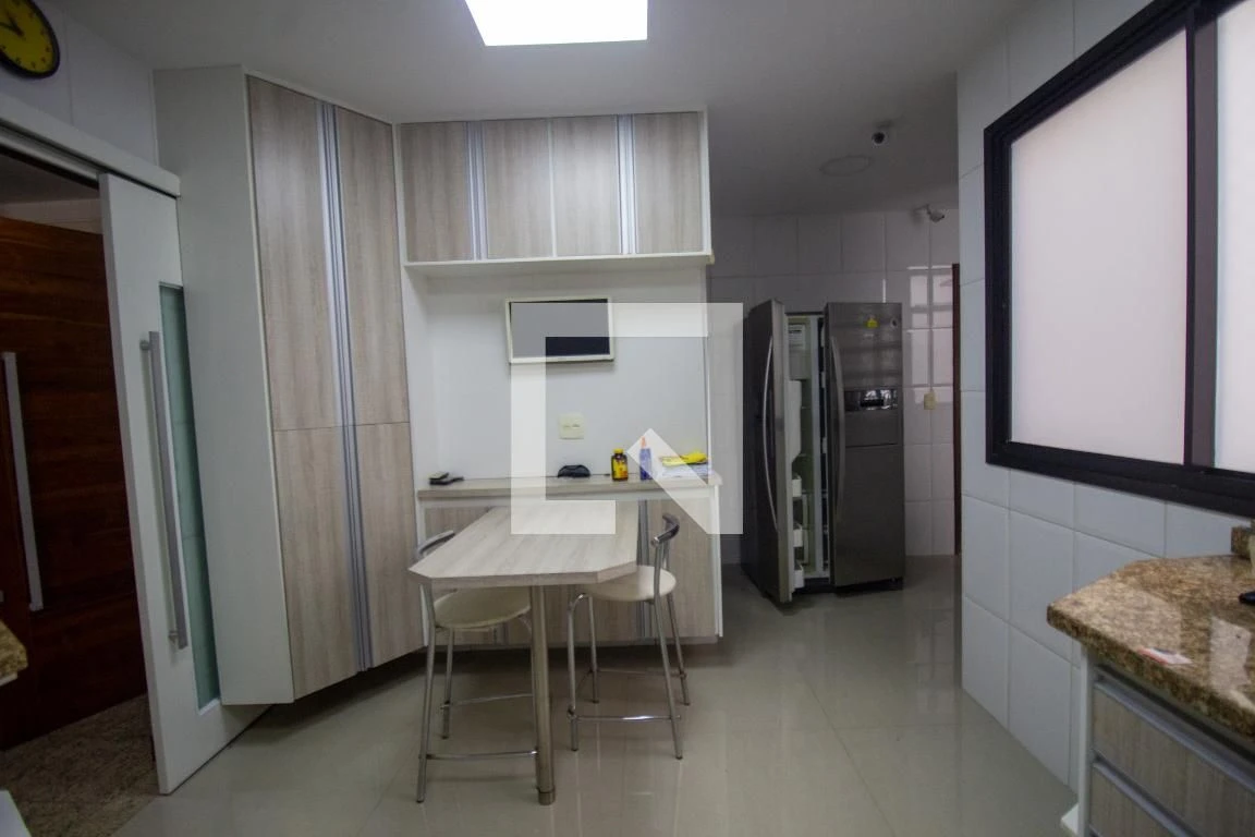 Apartamento mobiliado com 4 quartos e jacuzzi no prédio — photo 17