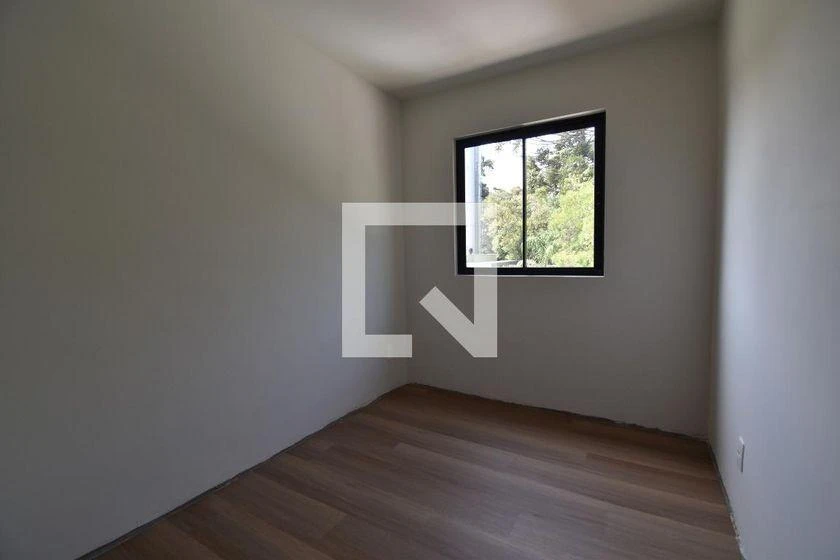 Balcony with a grill in a 2-bedroom apartment, 53 m² — photo 30
