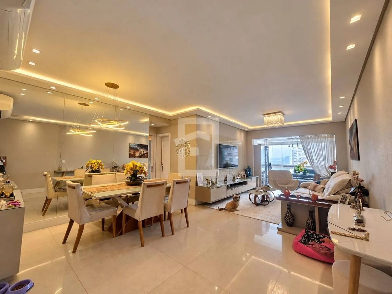 Furnished apartment, 125 m², with a mountain view