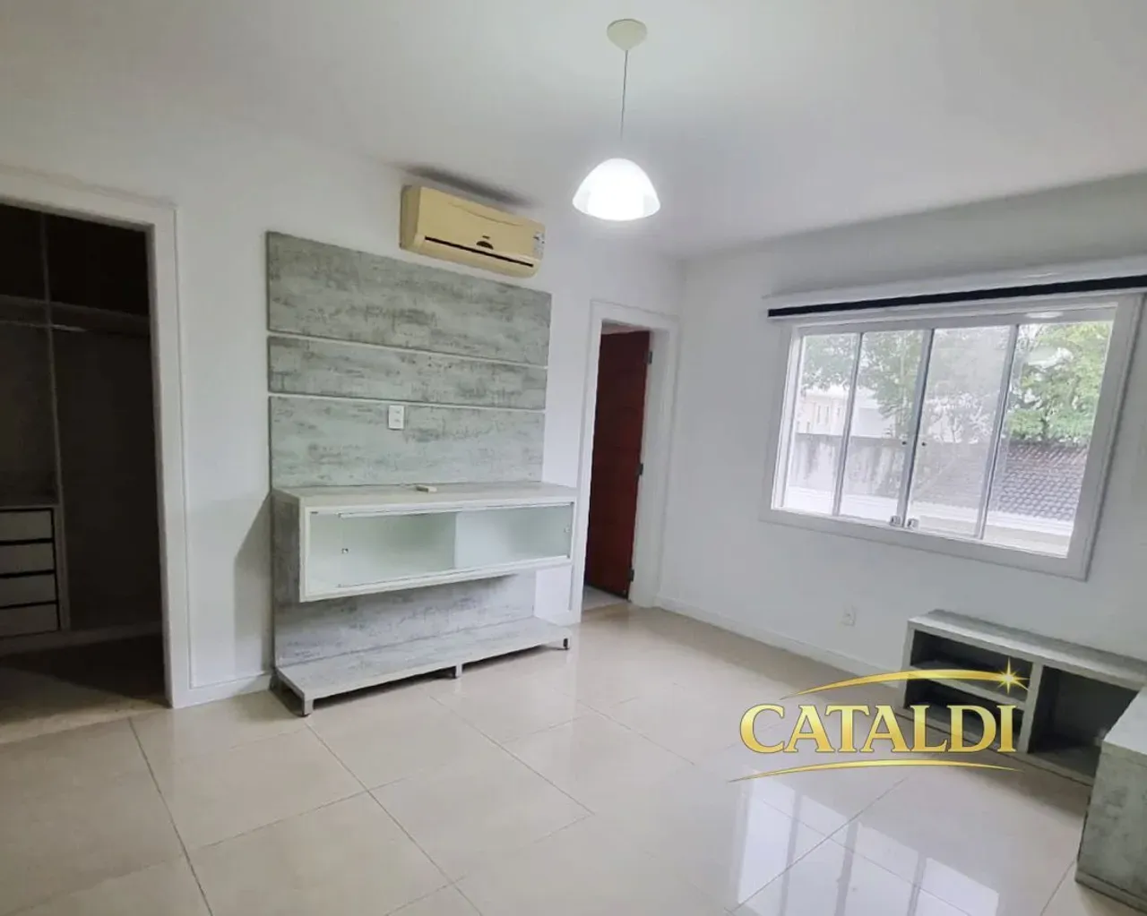 Furnished house, 400 m², with floor-to-ceiling windows — photo 23