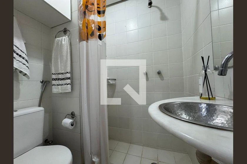 140 m² house with a walk-in closet and a home office — photo 47