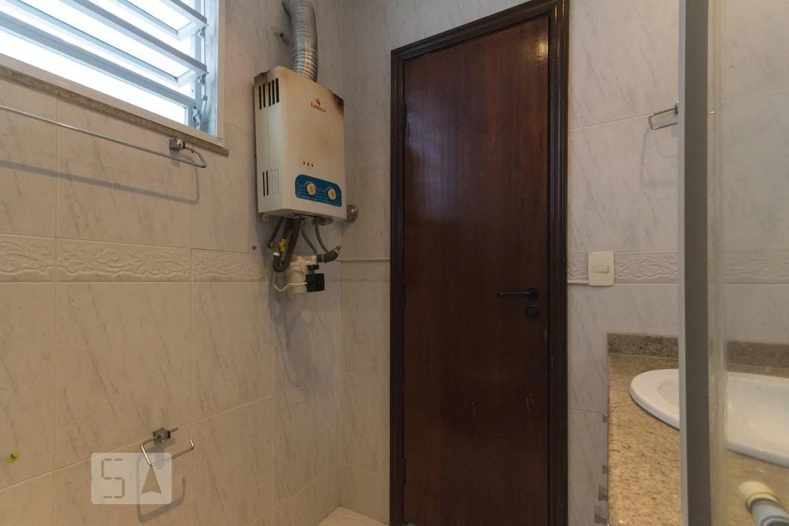 195 m² rental apartment with 3 bedrooms and 2 parking spaces — photo 47