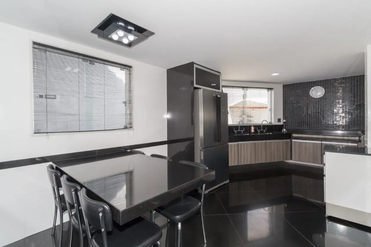 Furnished house with 5 bedrooms and 5 bathrooms — photo 12