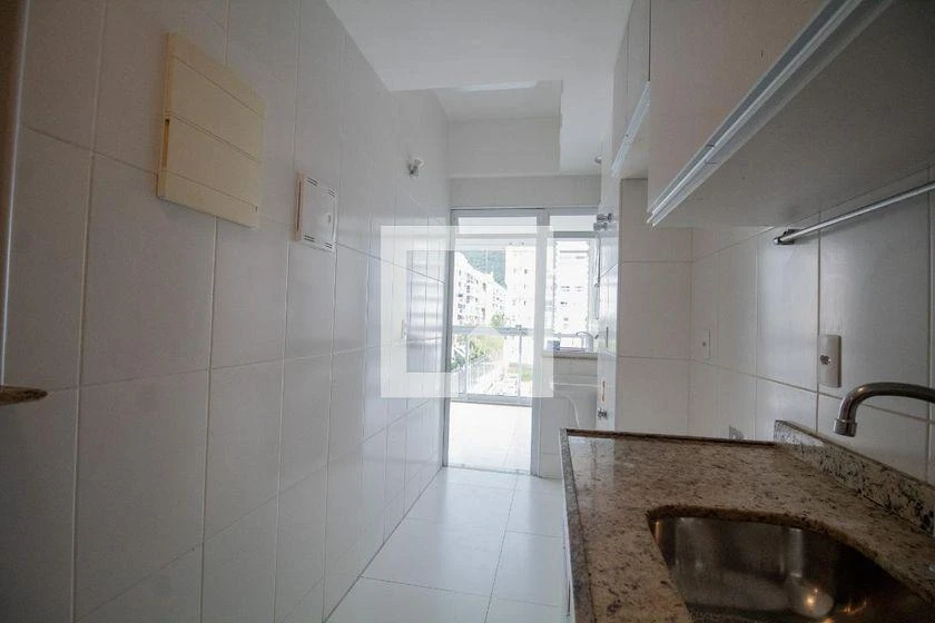 Apartment, 92 m², with a glass-enclosed balcony — photo 24