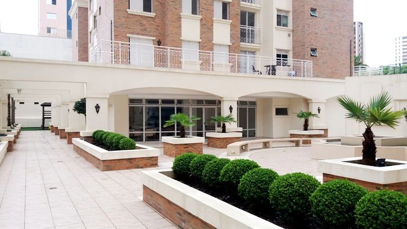 104 m² apartment with balcony and shared pool in the building — photo 4