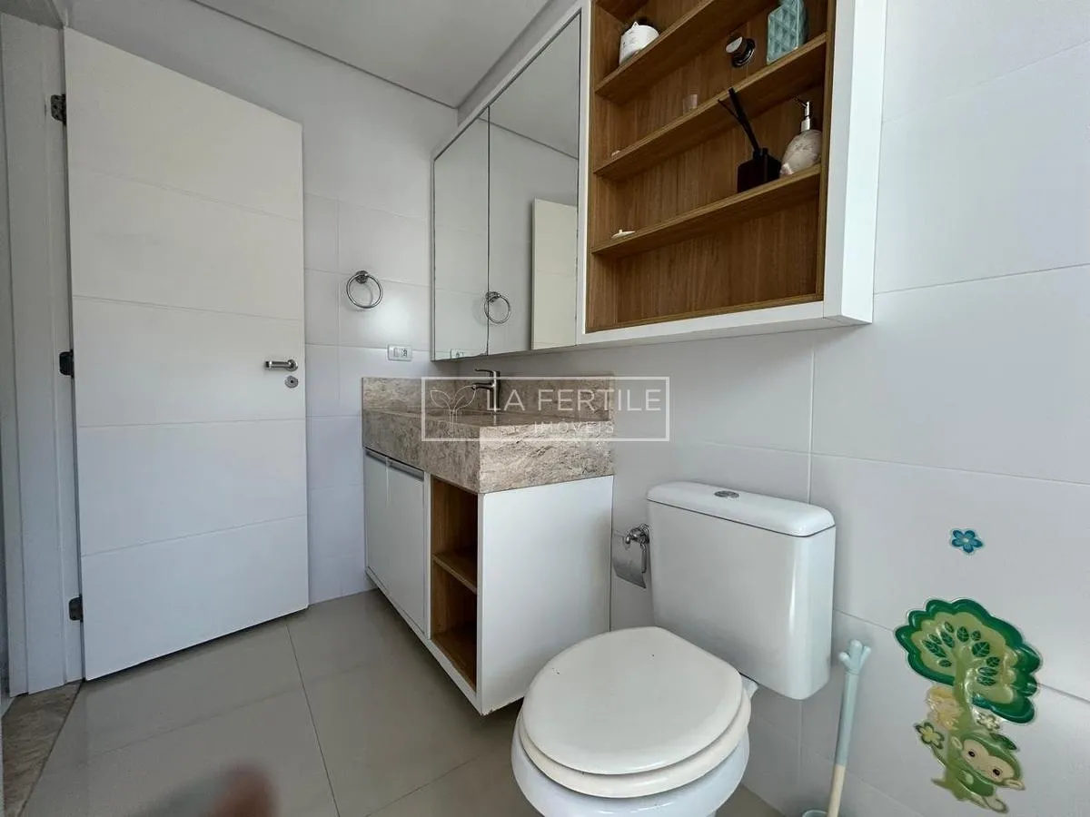 Casa de 3 dormitorios con balcón gourmet en Curitiba — photo 40