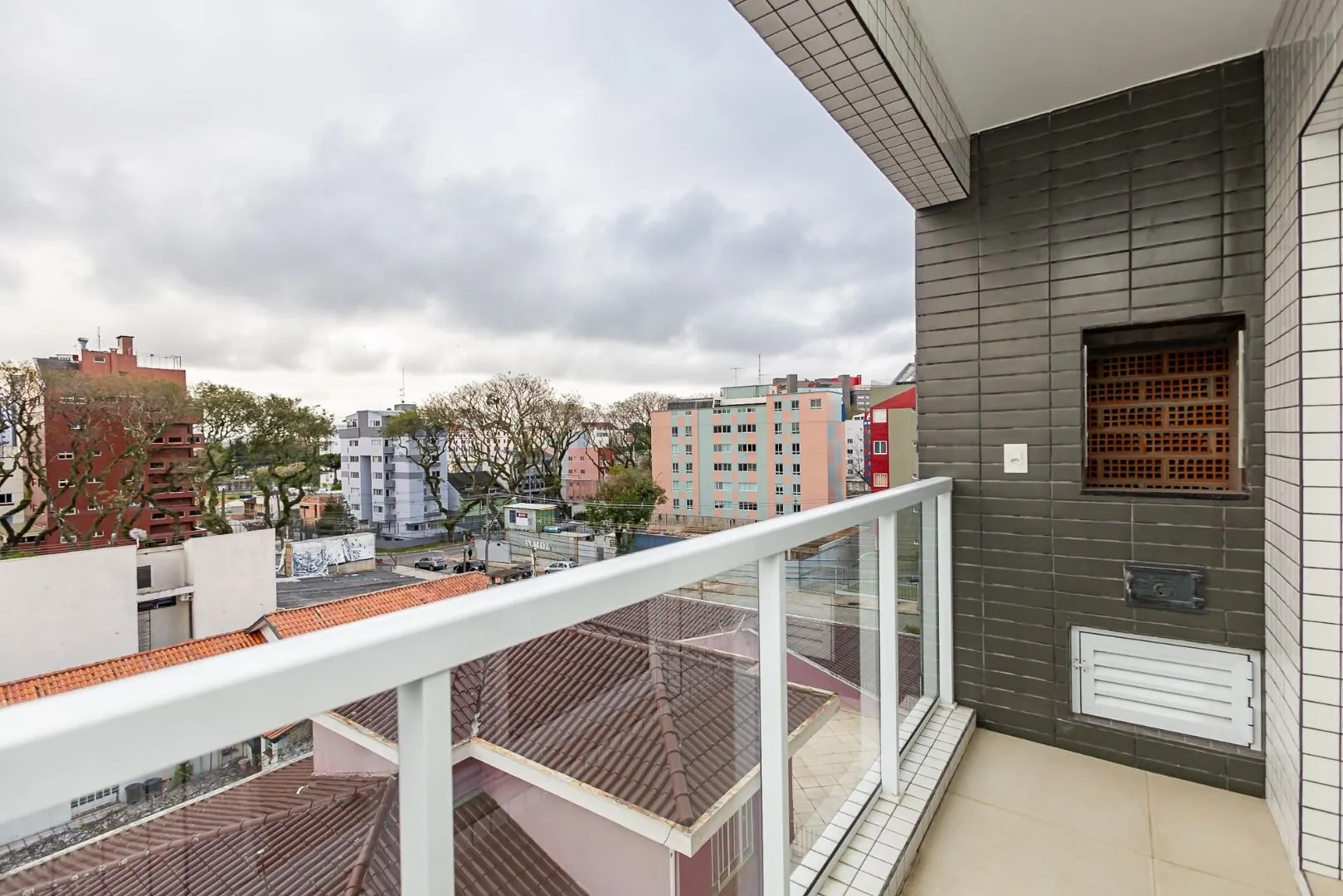 Furnished 2-bedroom apartment with 1 parking space — photo 17