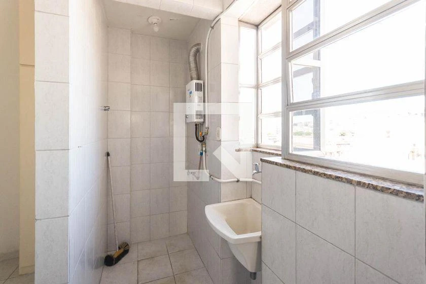 Apartamento de 2 quartos com cozinha separada e 70 m² — photo 8
