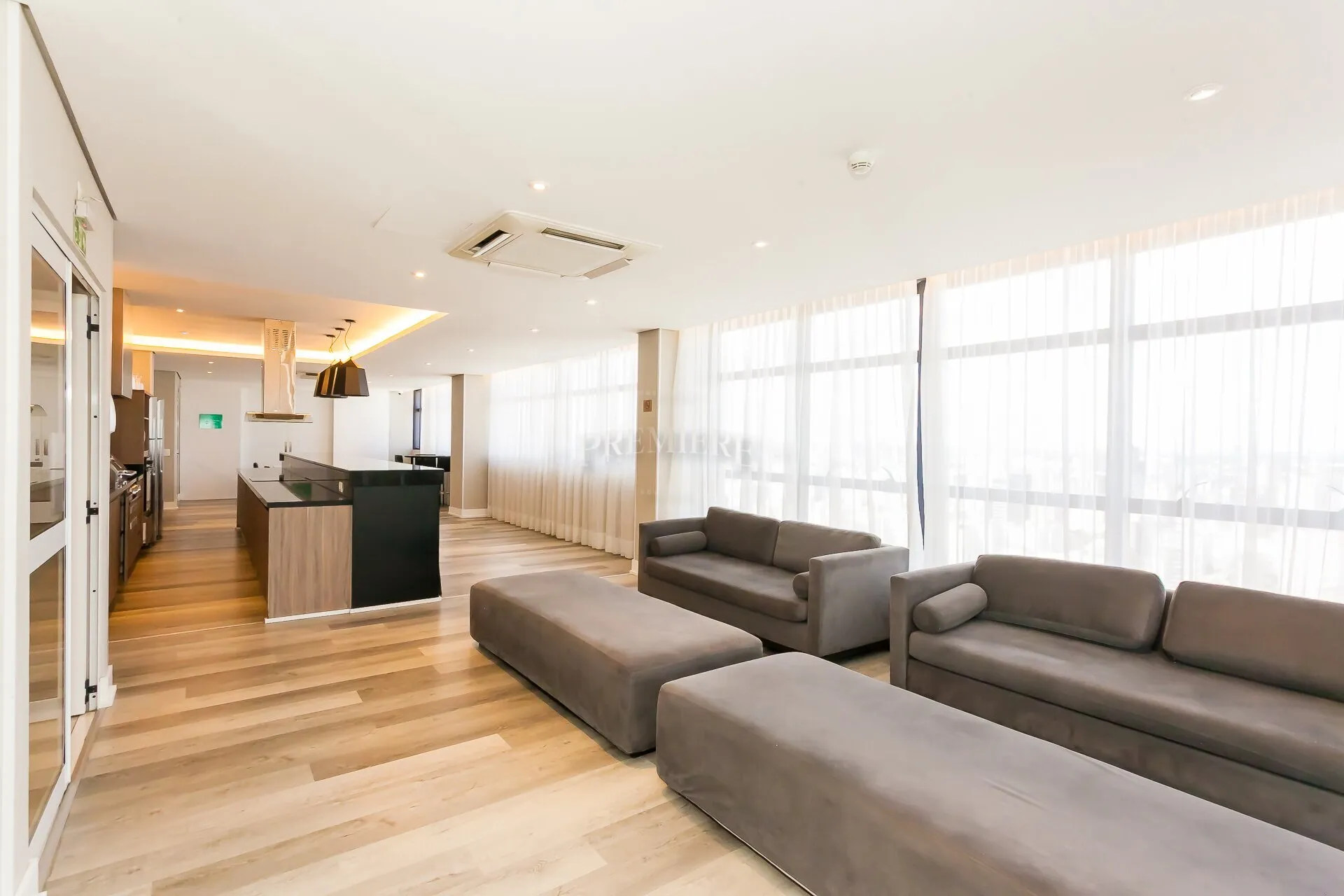 Furnished 85 m² apartment with 1-bedroom suite — photo 32