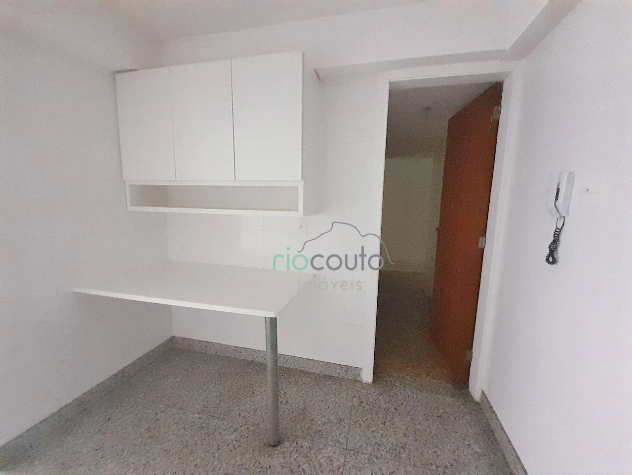 Apartamento de 4 dormitórios com 5 banheiros e área 198 m² — photo 15