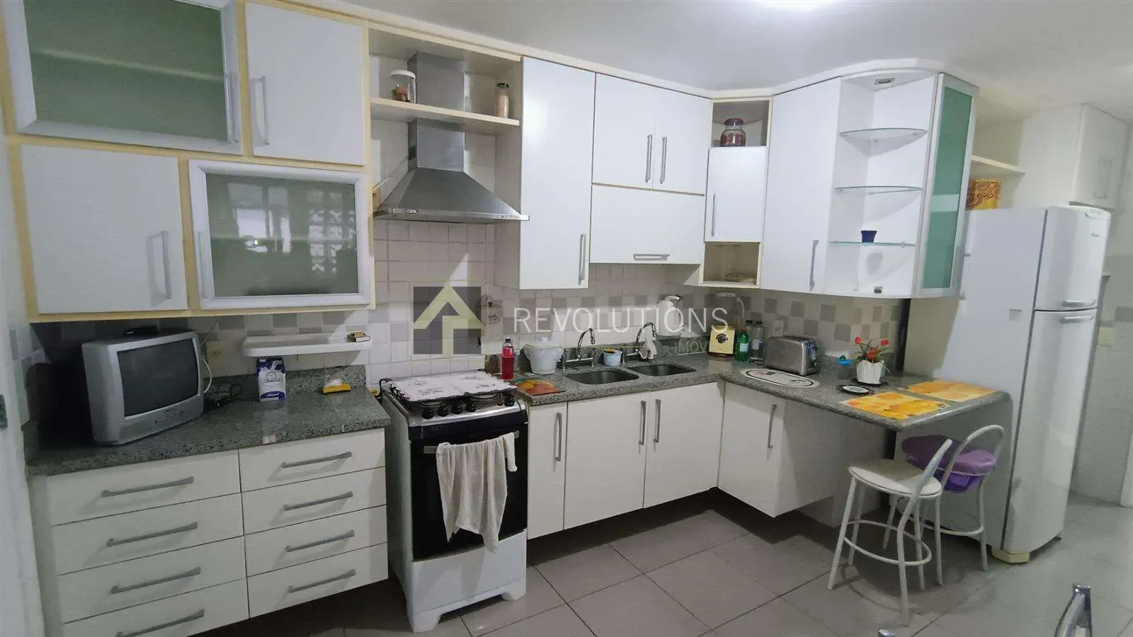 3-bedroom apartment with 1 suite and 4 bathrooms — photo 15