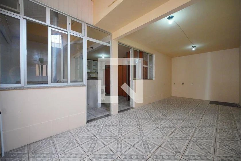 2-bedroom house with a washing machine in Florianópolis — photo 14