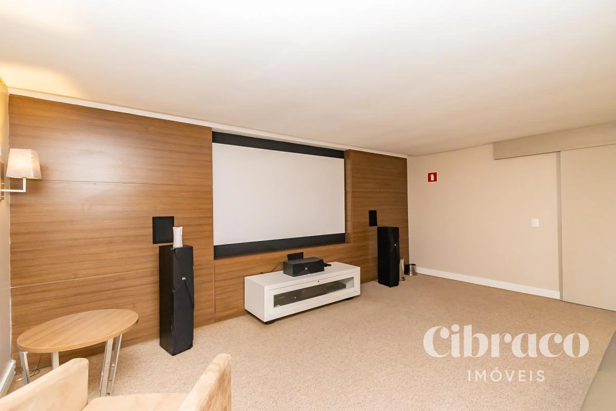 Apartamento de 2 quartos com varanda envidraçada — photo 24
