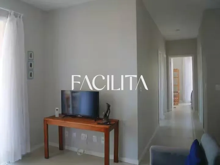 Apartamento amueblado de 3 dormitorios con balcón y parrilla — photo 22