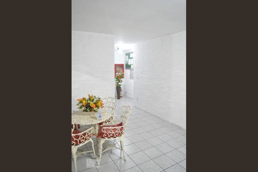 2-bedroom apartment with a closed kitchen and gas stove — photo 33