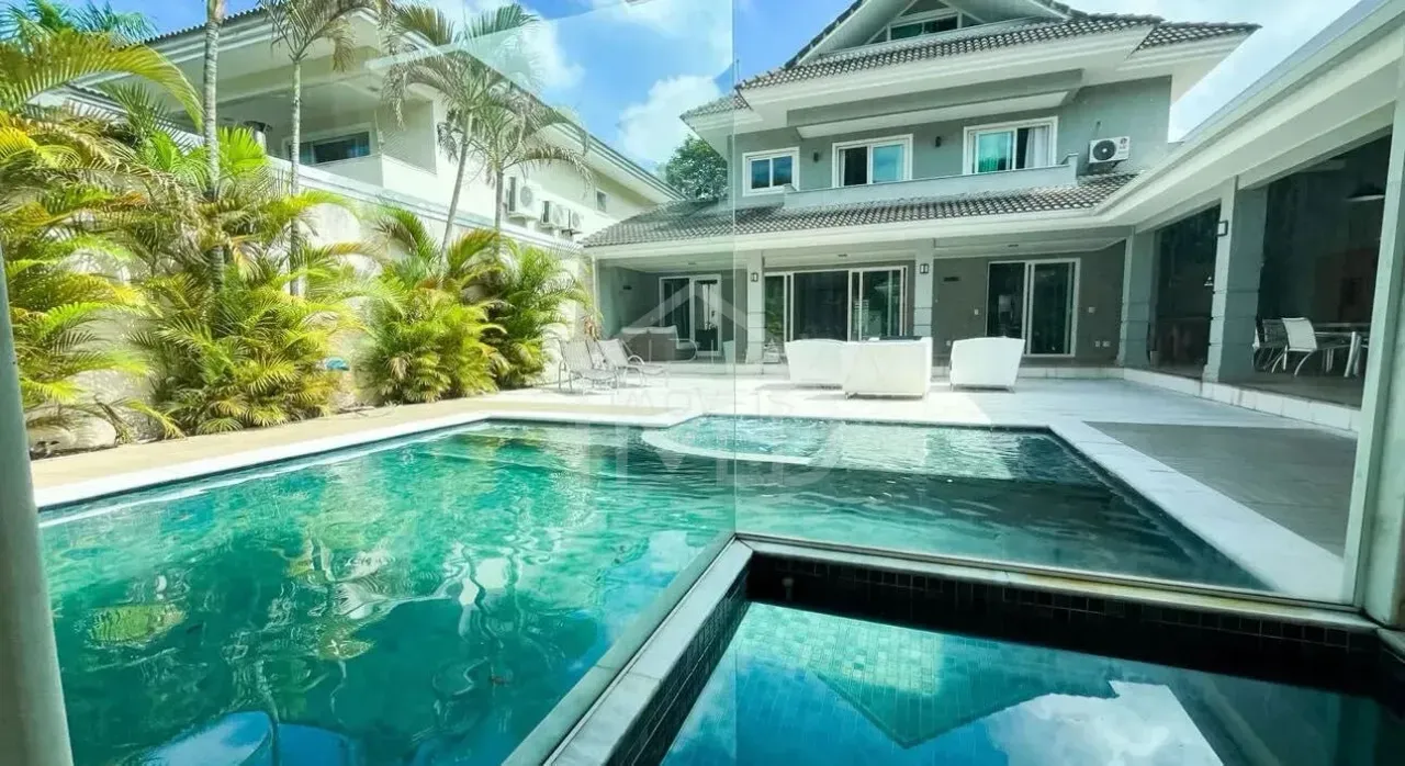 House with 4 suites, open-plan kitchen, 650 m² — photo 34