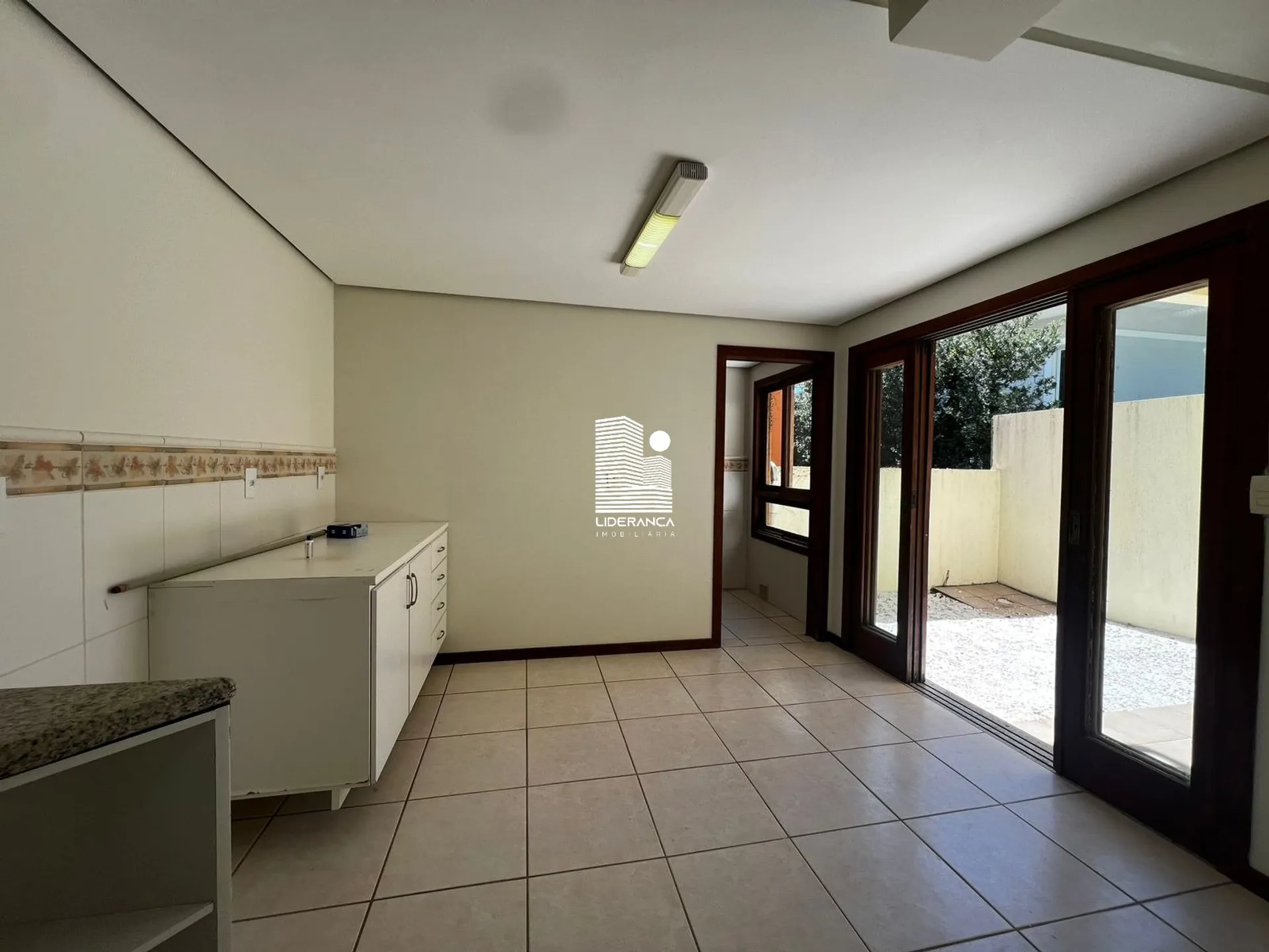 180 m² house with 3 bedrooms, 2 baths and a balcony — photo 22